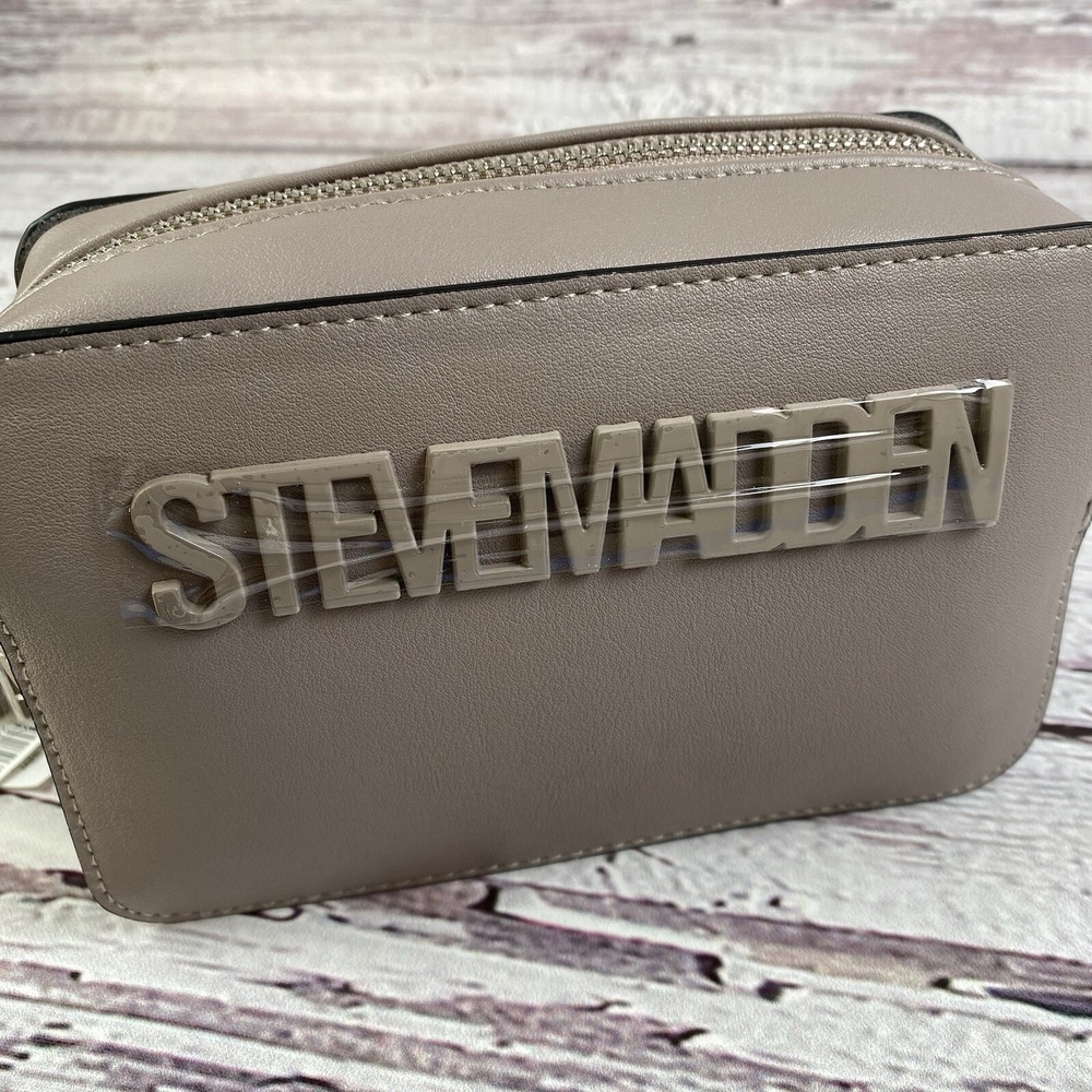 Steve Madden Fanny Pack Crossbody Bag Logo Belt with AirPod Case Mushroom - Picture 11 of 12
